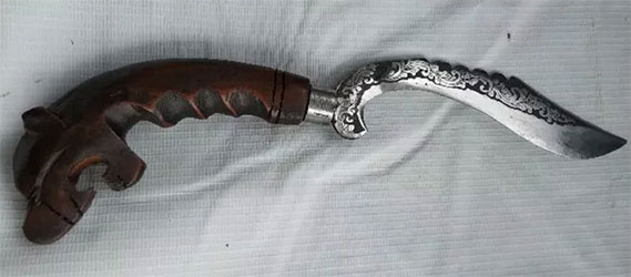 senjata tradisional kujang